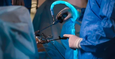 depositphotos_451307434-stock-photo-endoscopic-surgery-remove-uterus